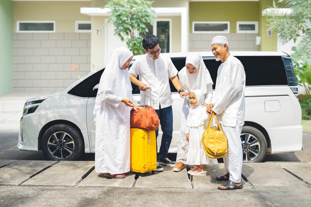 Ilustrasi pulang ke kampung halaman saat lebaran. Foto: Shutterstock