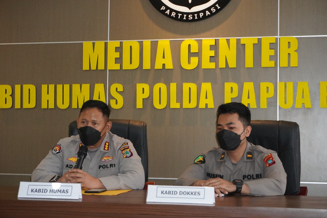 Hal tersebut disampaikan oleh Kabid Humas Polda Papua Barat Kombes Pol. Adam Erwindi, didampingi Ipda drg. Husein Mamile selaku Paur Subbiddokpol Biddokkes Polda Papua Barat.