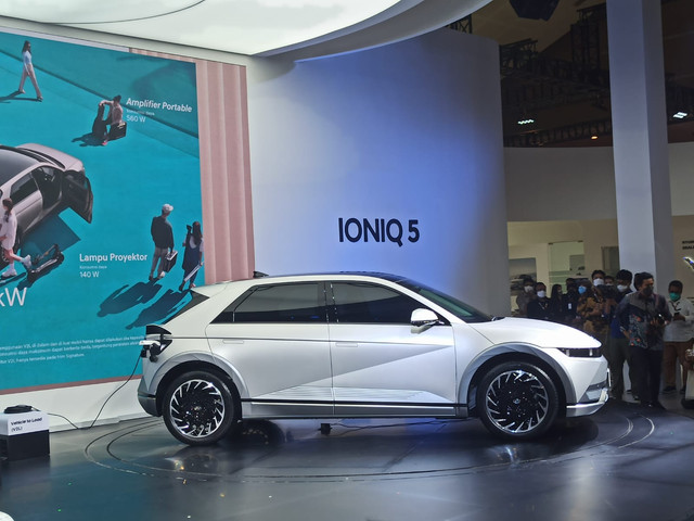 Hyundai IONIQ 5 meluncur di Indonesia International Motor Show (IIMS) Hybrid 2022.  Foto: Muhammad Ikbal/kumparan