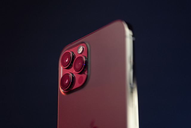Ilustrasi Kamera HP. Foto: Theregisti/unsplash