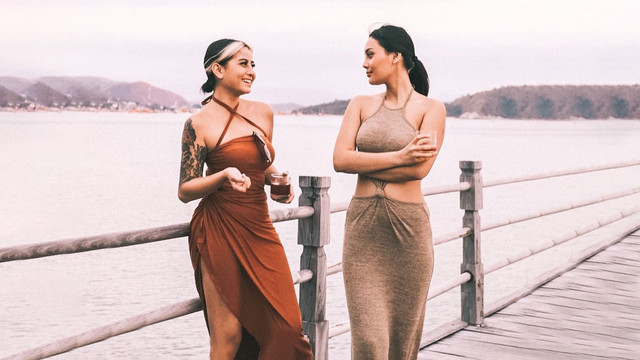 Erika Carlina dan Awkarin. Foto: Instagram/@awkarin
