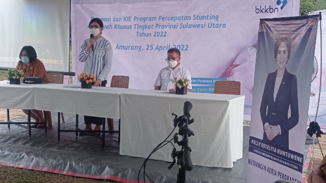 Ketua Komisi IX DPR RI, Felly Estelita Runtuwene melakukan promosi dan KIE (Komunikasi, Informasi dan Edukasi) terkait Stunting ke masyarakat di Kecamatan Amurang.