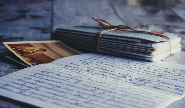 Contoh surat mandat, Foto: Pexels/Suzy Hazelwood