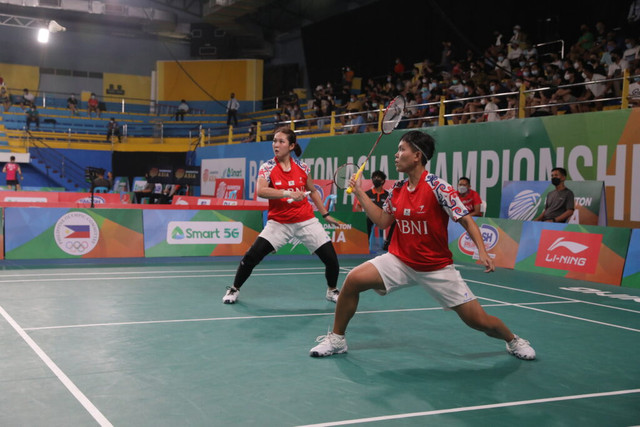Siti Fadia/Ribka Sugiarto dalam ajang Badminton Asia Championships (BAC) 2022 di Muntinlupa Sports Complex, Manila, Filipina. Foto: Dok PBSI