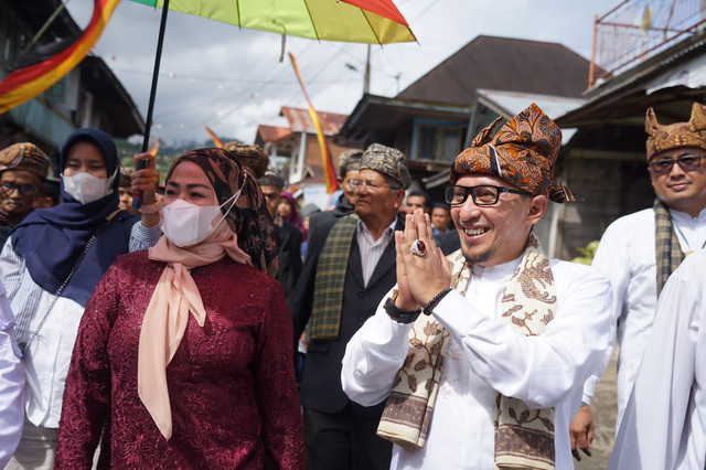 Bupati Tanah Datar Eka Putra dalam Event Sepekan Kesenian Alek Anak Nagari Andaleh Baruah Bukik. Foto: Humas Pemkab