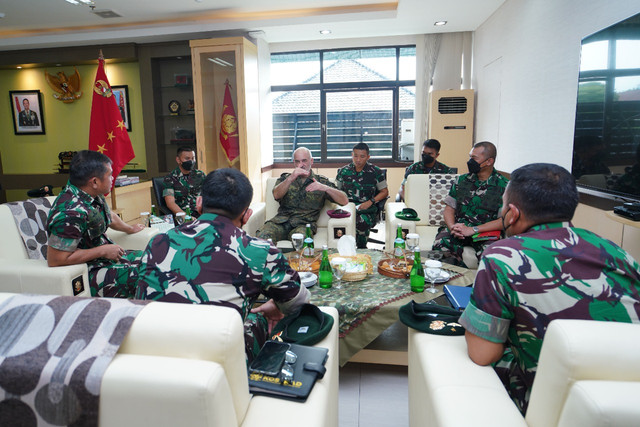 Pangkostrad Maruli Simanjuntak Terima Kunjungan Athan Jerman Kolonel Thomas Brillisauer. Foto: Dok. Penkostrad