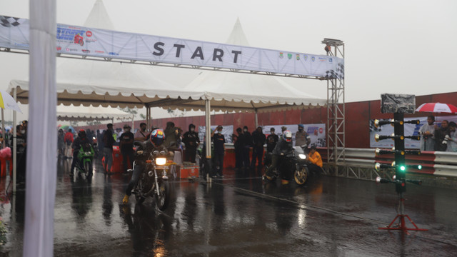 Fastron Enduro Street Race Polda Metro Jaya di BSD, Tangerang. Foto: Muhammad Ikbal/kumparan