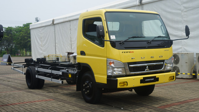 Mitsubishi Fuso Canter Euro 4. Foto: Muhammad Ikbal/kumparan