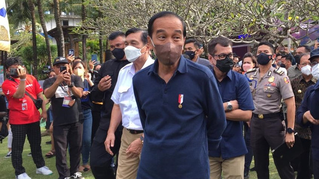 Presiden Joko Widodo hadir di Joyland Festival 2022 di Taman Bhagawan, Nusa Dua, Bali, Jumat (25/3).
Foto: Giovanni/kumparan