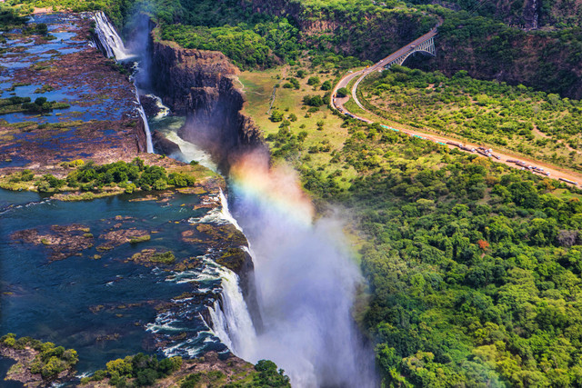 Ilustrasi Air Terjun Victoria. Foto: Eva Mont/Shutterstock