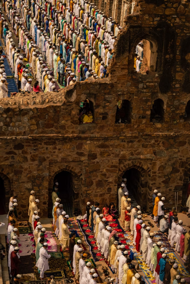 Ilustrasi pelaksanaan sholat Idul Fitri. Foto: unsplash.com/salman_preeom