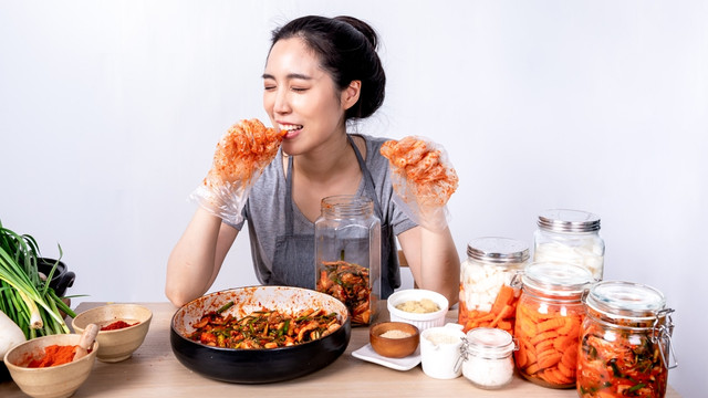 Ilustrasi makan. Foto: Shutter Stock