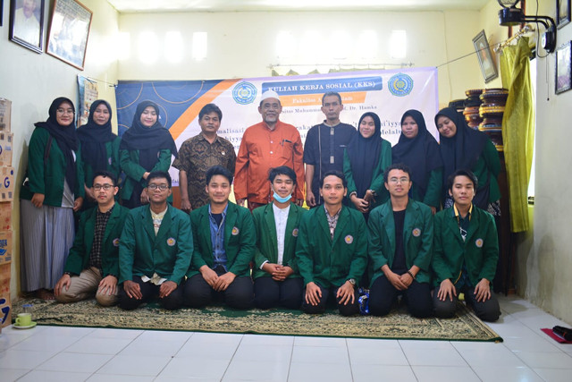 Foto bersama pimpinan majelis,ketua RT,dan perwakilan LMK Setempat