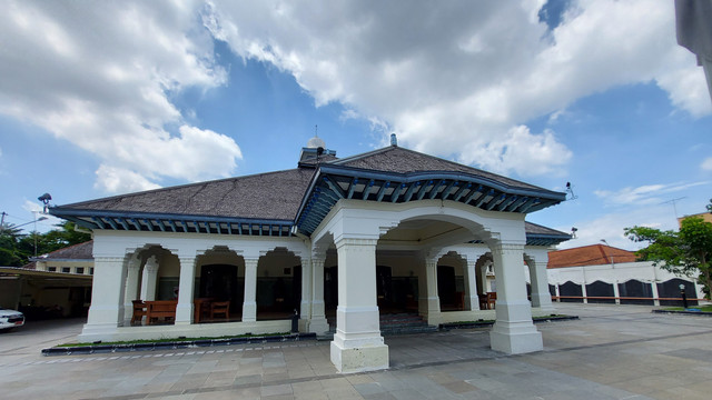 Rumah Dinas Loji Gandrung yang digunakan Wali Kota Solo, Gibran Rakabuming Raka, sebagai tempat isolasi mandiri. FOTO: Fernando Fitusia