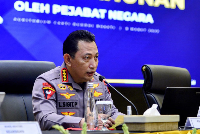 Kapolri Jenderal Listyo Sigit Prabowo di acara pelaporan SPT Tahunan oleh pejabat negara di Kantor Kementerian Keuangan (Kemenkeu), Selasa (8/3). Foto: Dok. Polri