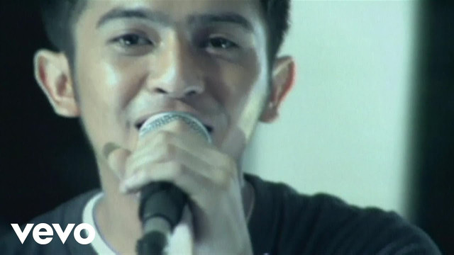 Ilustrasi tangkapan layar video musik Keterlaluan oleh The Potters. Foto: YouTube/The Potters Official