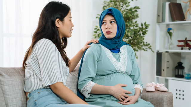 Ibu Hamil Ngidam Ditilang Polisi, Kok Bisa Ya? Foto: PR Image Factory/Shutterstock