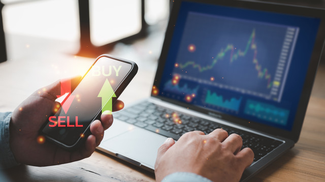Ilustrasi trading. Foto: LookerStudio/Shutterstock