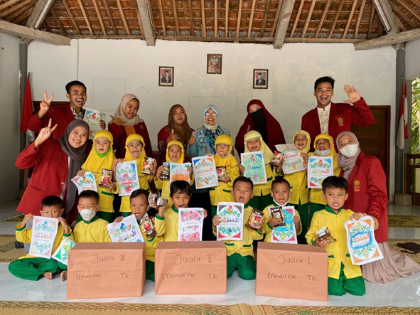 Foto bersama para juara. (Sumber : PDD KKN MH 005 UMY)
