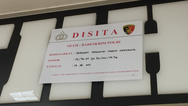 Toko emas Rakha milik Budi Hermanto di ITC BSD disita Bareskrim Polri. Foto: Agaton Kenshanahan/kumparan