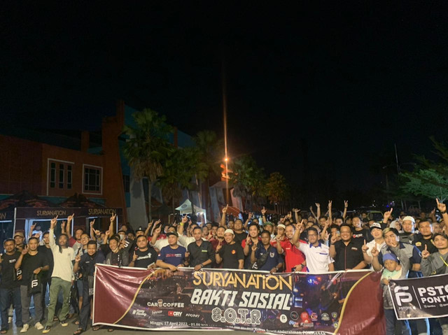 Komunitas mobil di Pontianak mengikuti Sahur On The Road. Foto: Dok Hi!Pontianak