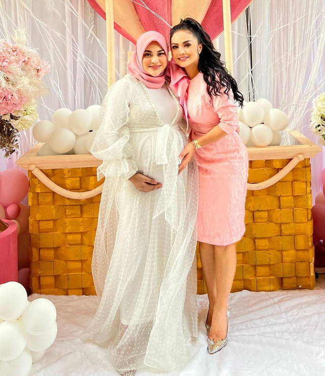 Krisdayanti dan Aurel. Foto: Instagram/@krisdayantilemos