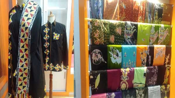 Batik khas Kabupaten Kuantan Singingi. Foto-oketimes.com