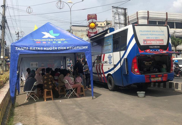 Pelayanan perpanjangan SIM Keliling di Tugu Juang Kota Bandar Lampung. | Foto: Hadi/Lampung Geh