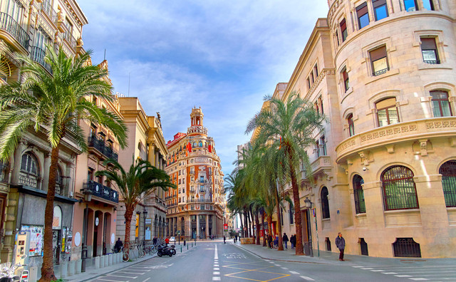 Ilustrasi kota di Spanyol. Foto: Razvan Ionut Dragomirescu/Shutterstock