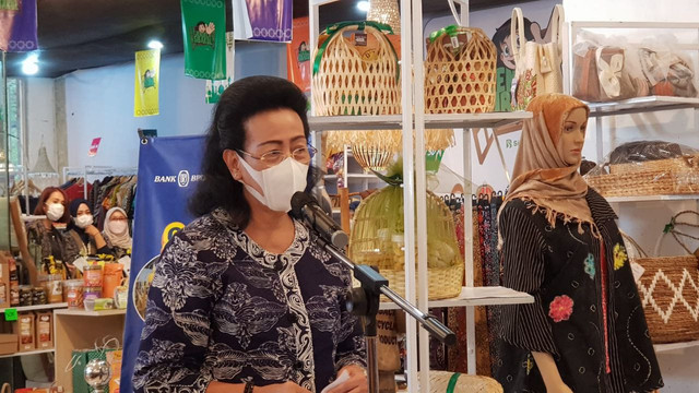 Anggota DPD RI asal DIY, GKR Hemas, saat meninjau Teras Malioboro 1, Selasa (26/4/2022). Foto: Birgita/Tugu Jogja