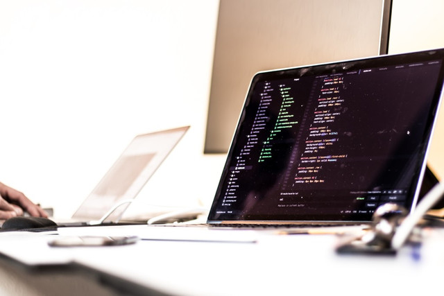Ilustrasi coding. Foto: Jantine Doornbos/unsplash