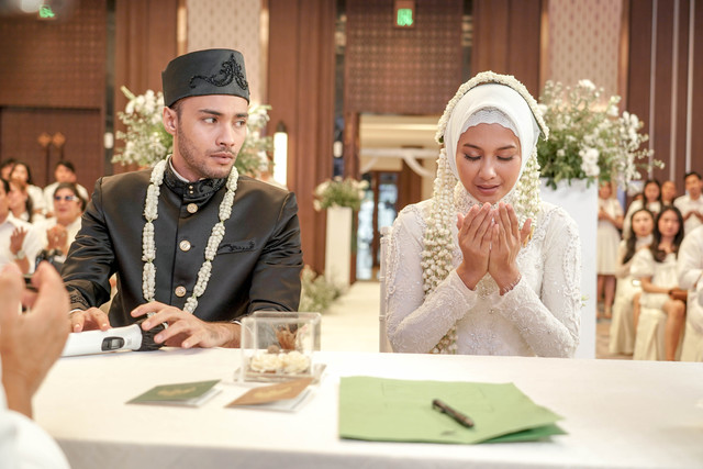 Salah satu scene Wedding Agreement The Series. Serial Tanah Air yang tayang melalui platform streaming berbayar. Dok. Istimewa.