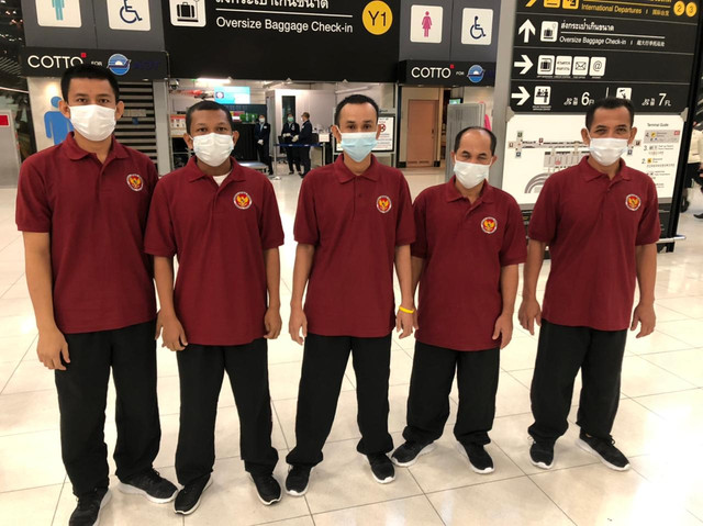 Lima nelayan Aceh yang tiba di Jakarta setelah dibebaskan Thailand. Foto: BPBA