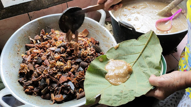 Kuliner khas Wonogiri, pindang kambing dan bubur gaplek. FOTO: Agung Santoso