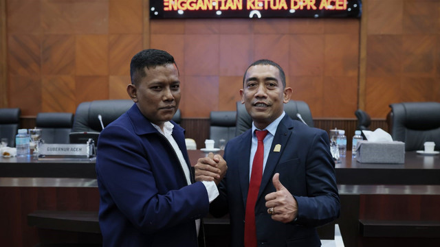 Saiful Bahri (kiri) dan Dahlan Jamaluddin. Foto: Abdul Hadi/acehkini