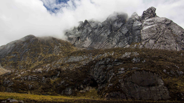 Pegunungan Jayawijaya di Papua. Foto: Widiqdo Rian Akbar/Shutterstock