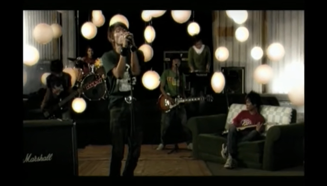 Ilustrasi tangkapan layar video musik Penantian yang Tertunda oleh Kangen Band. Foto: YouTube/Warner Music Indonesia