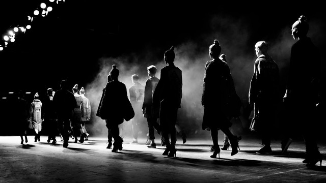 Ilustrasi Model Tampil di Fashion Week. Foto: CatwalkPhotos/Shutterstock