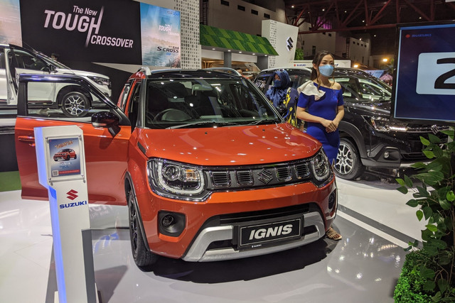 Deretan mobil Suzuki di pameran otomotif IIMS Hybrid 2022. Foto: Sena Pratama/kumparan