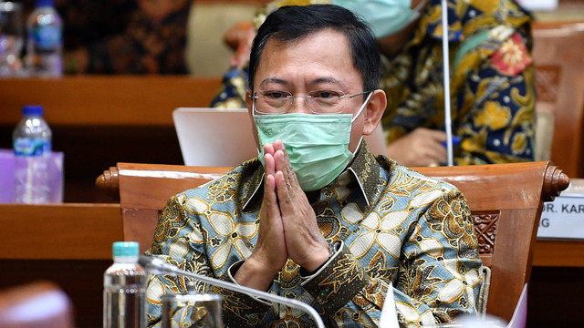 Mantan Menteri Kesehatan Terawan Agus Putranto mengikuti rapat kerja dengan Komisi IX DPR di Kompleks Parlemen, Senayan, Jakarta, Rabu (10/3/2021). Foto: Sigid Kurniawan/ANTARA FOTO