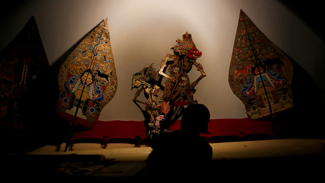 Ilustrasi wayang kulit. Foto: fadiprasada/Shutterstock