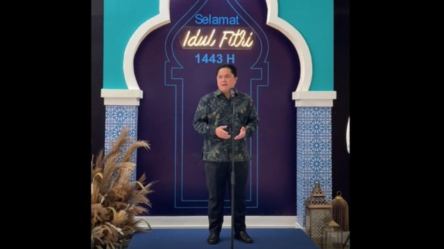 Menteri BUMN Erick Thohir saat halal bihalal Kementerian BUMN usai cuti bersama, Senin (9/5/2022).  Foto: Fariza Rizky Ananda/kumparan