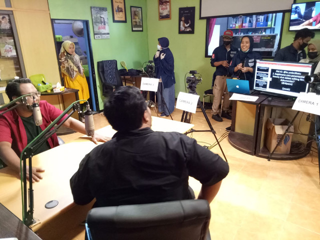 Proses Produksi Podcast SOWAN. Dok.PSPT SMKN 3 Batu