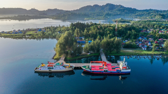 Pelabuhan Laut Sinabang, tempat bersandarnya kapal tol laut di Kabupaten Simeulue. Foto: Abdul Hadi/acehkini 