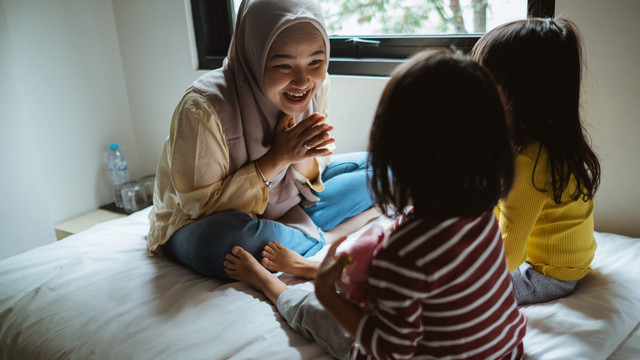 Tips Atasi Stres Bagi Single Mom. Foto: Odua Images/Shutterstock