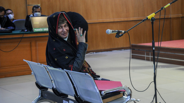 Terdakwa kasus dugaan penyebaran berita bohong Bahar Bin Smith menjalani sidang dengan agenda pembacaan eksepsi di Pengadilan Negeri Bandung, Jawa Barat, Selasa (12/4/2022). Foto: Raisan Al Farisi/ANTARA FOTO