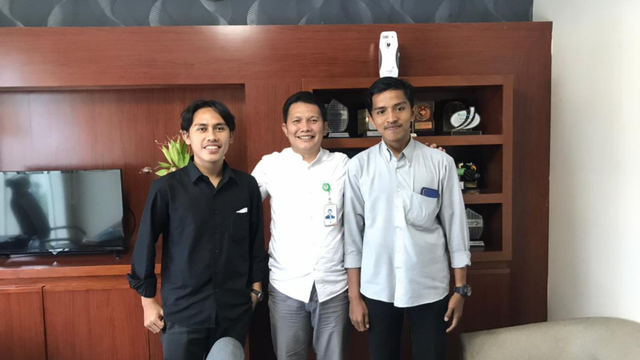 Foto bersama tim mahasiswa Universitas Bengkulu dan pembina (sumber : penulis)