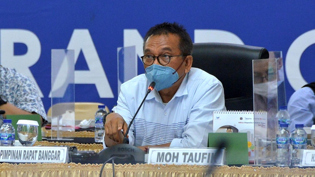 Wakil Ketua Dewan Perwakilan Rakyat Daerah (DPRD) DKI Jakarta Moh Taufik dalam rapat kerja Badan Anggaran (Banggar), sabtu (9/10).  Foto: DPRD DKI Jakarta