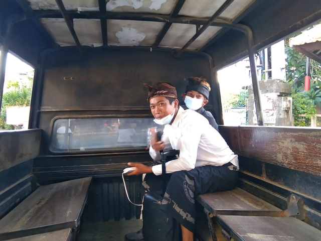 Gepeng pakaian adat di Bali. Foto: Dok. Istimewa