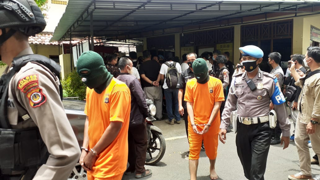 Pelaku sindikat pembobol Kantor Urusan Agama (KUA) di Gunungkidul yang berhasil diamankan polisi. Foto: Erfanto/Tugu Jogja